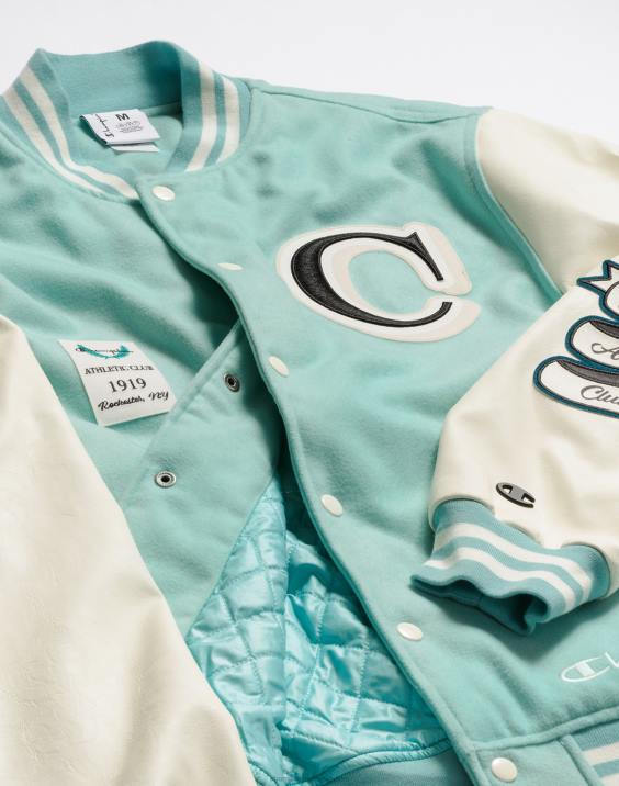 Champion moški pisemska jakna velika c 2B84176 čista meta/bela kreda