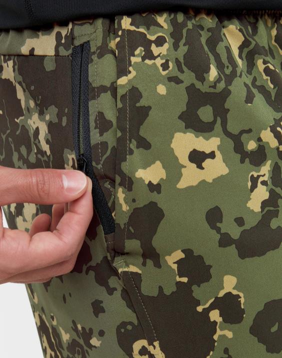 Champion moški mvp kratke hlače s celotnim potiskom 7\" 2B84354 crater camo cargo olivno