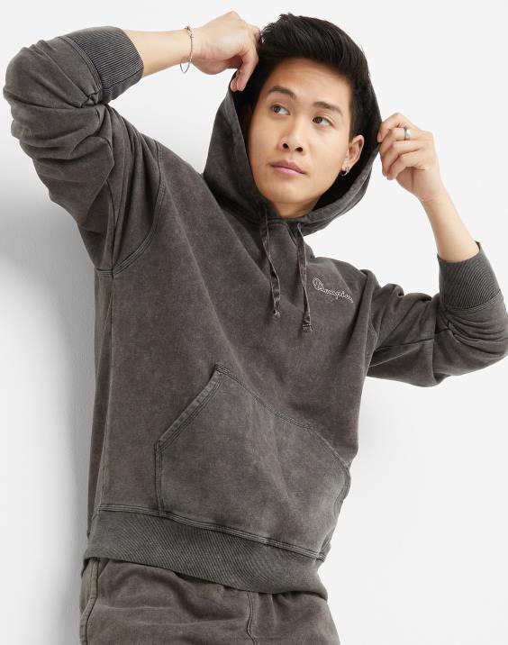 Champion moški pulover z kislinskim pranjem z valovitim logotipom 2B8448 kislinsko pranje črno