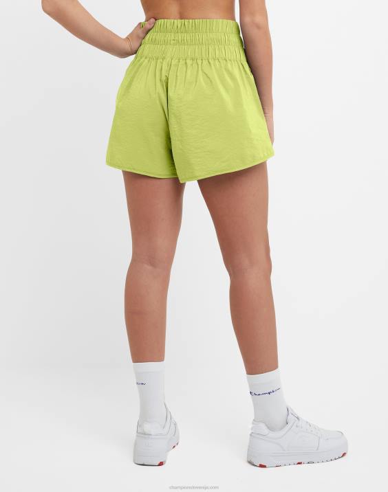 Champion ženske tkane kratke hlače z logotipom c zaplato 2,5\" 2B841419 zamrznjeno apno